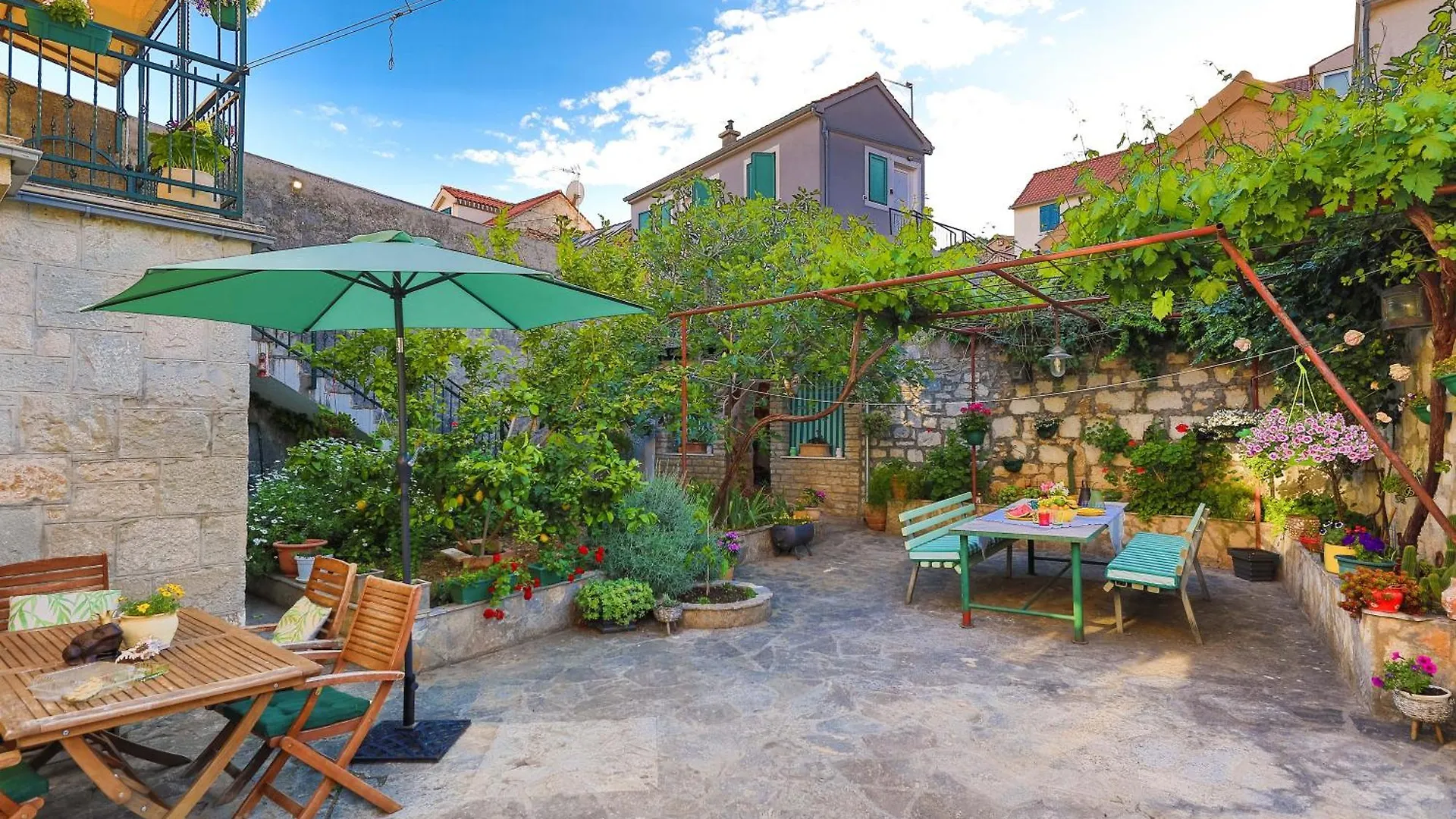 Apartments & Studio Gordana
